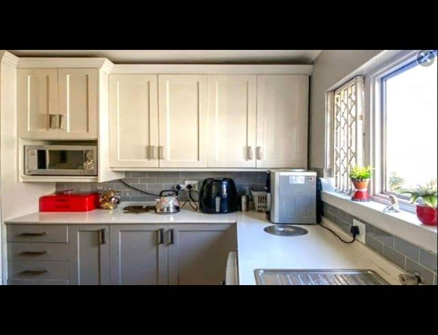 4 BEDROOM HOUSE FOR SALE IN DOUGLASDALE